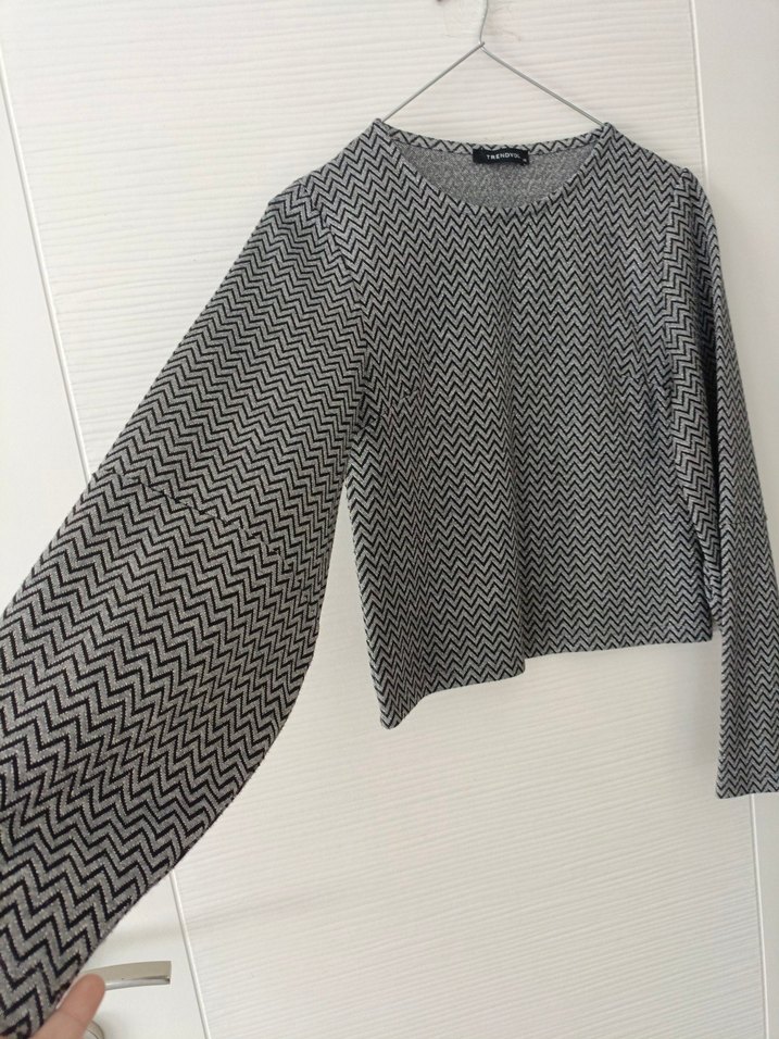 Trendyol Kadın Crop Uzun Kollu Bluz - Görsel 4