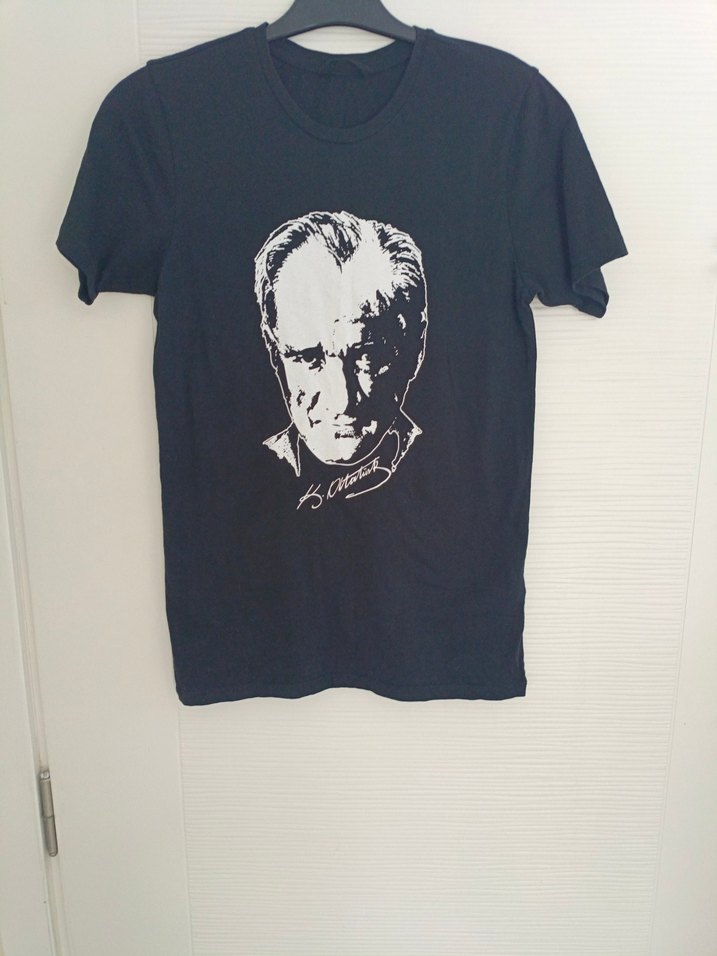 LCW Atatürk Baskılı Siyah Erkek Çocuk Tişört - Görsel 4