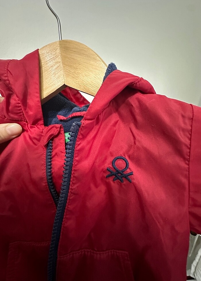 Benetton yağmurluk - Görsel 2