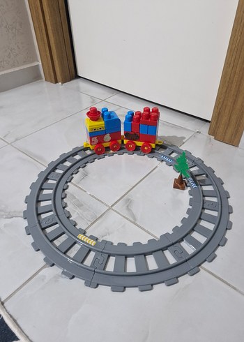 Renkli Lego Tren Seti ve Yuvarlak Raylar