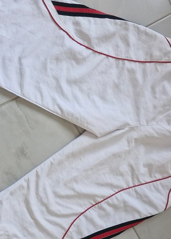 Erkek Beyaz Rahat Kesim Capri Şort - Görsel 3