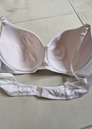 Beyaz Minimalist Midi Sütyen - Görsel 3