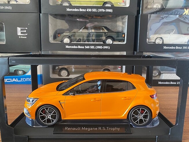RENAULT MEGANE RS TROPHY 1:18 ÖLÇEK NOREV - HOBİ MODEL06