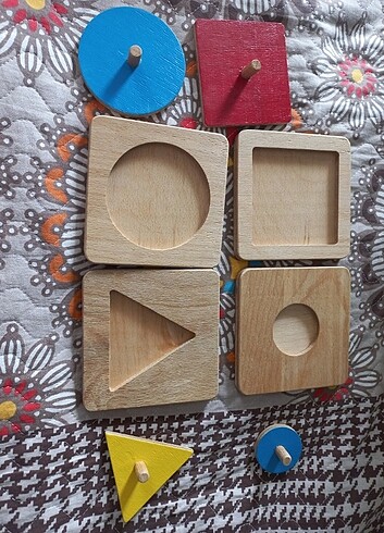 Diğer Montessori Ahşap Şekiller Puzzle