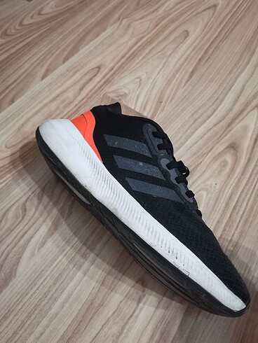 40 Beden siyah Renk Adidas ayakkabı (orijinal)