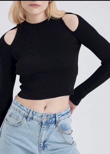 Defacto Siyah Uzun Kollu Omuz Detaylı Crop Top Kazak