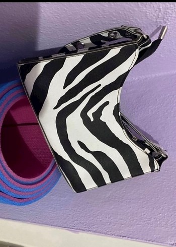 Zebra Desenli Fermuarlı Kadın Omuz Çantası - Görsel 3