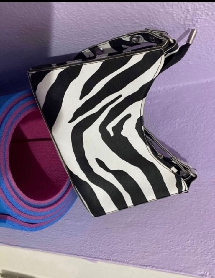 Zebra Desenli Fermuarlı Kadın Omuz Çantası - Görsel 3