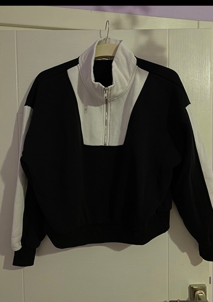 Siyah Beyaz Yarım Fermuarlı Sweatshirt - Görsel 3