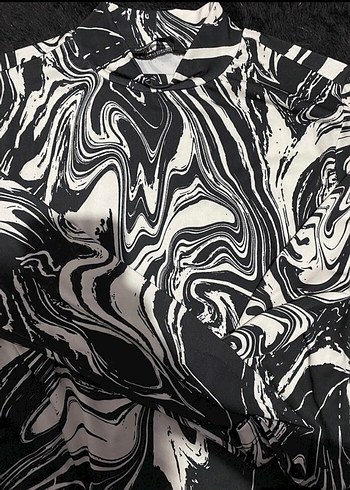 l Beden Siyah Beyaz Batik Balıkçı Yaka Bluz
