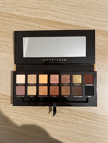 Anastasia Beverly Hills Anastasia Beverly Hills Soft Glam Far Paleti