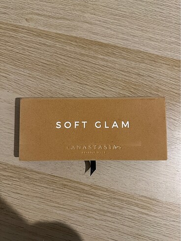 Anastasia Beverly Hills Soft Glam Far Paleti