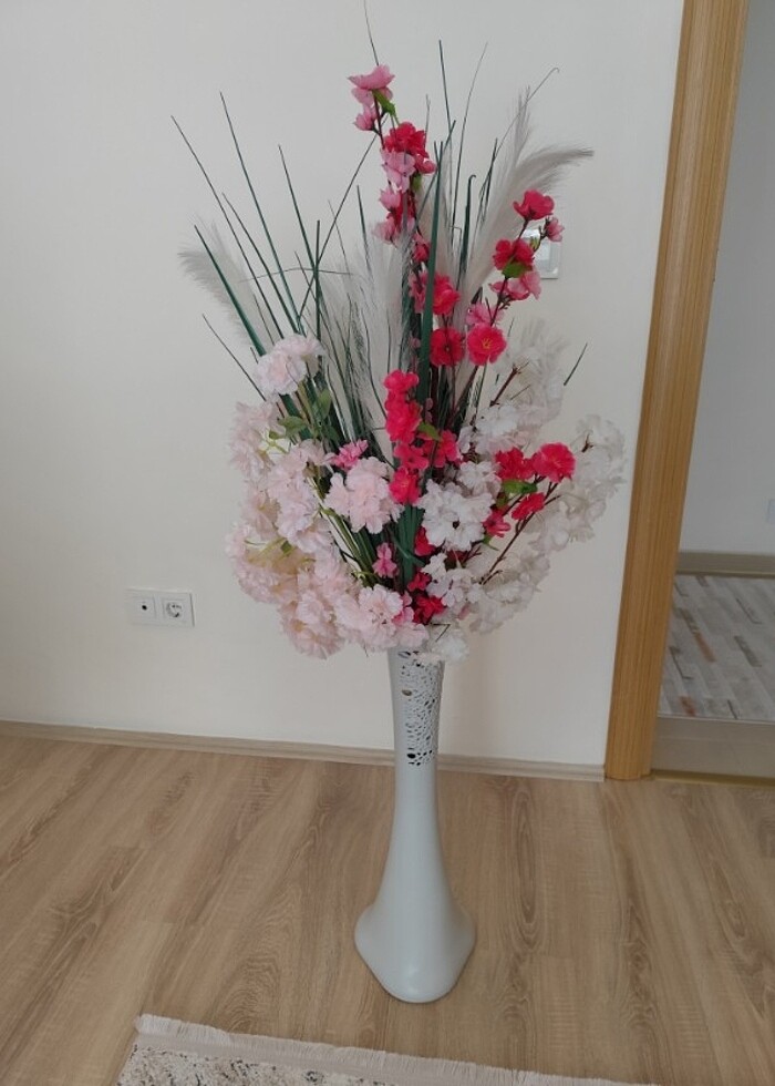 Yapay çiçek ve vazo  - Görsel 2