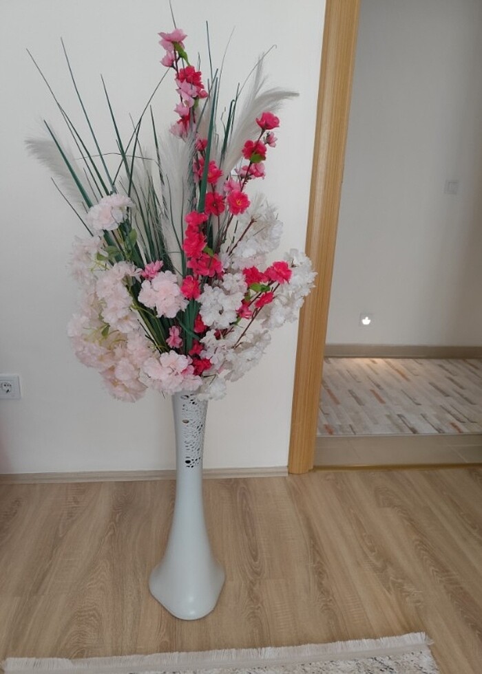 Yapay çiçek ve vazo  - Görsel 3