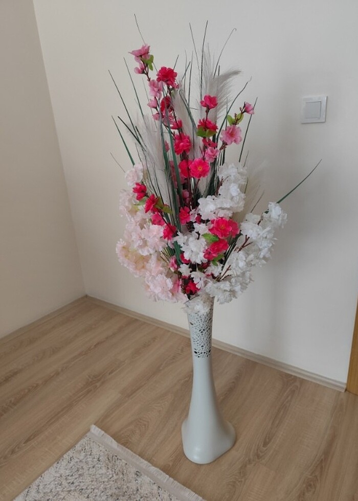 Yapay çiçek ve vazo  - Görsel 4