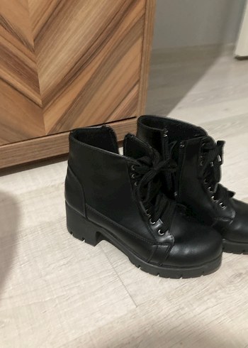 Siyah Kadın Blok Topuklu Goth Botlar - Görsel 2