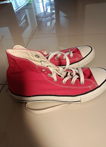 35 Beden kırmızı Renk Converse