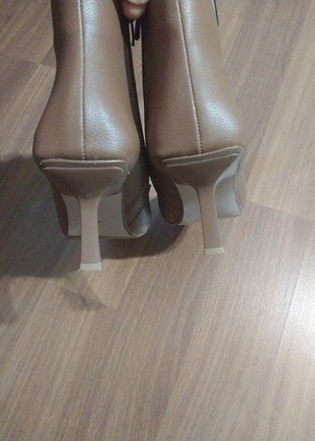 Kahverengi Süet Stiletto Topuklu Kadın Bot - Görsel 7