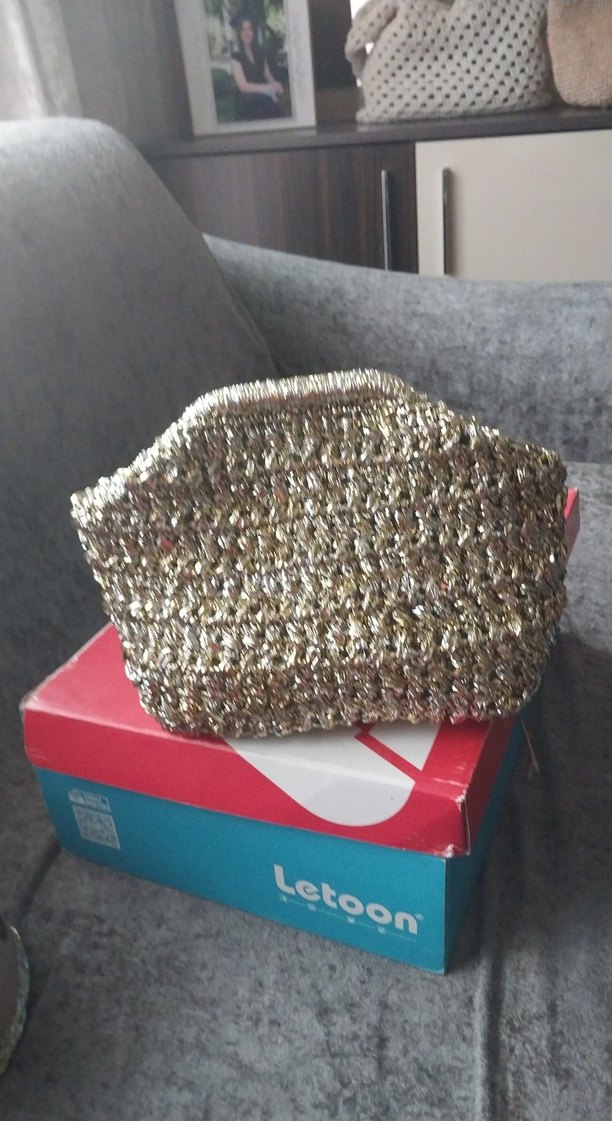 Altın Rengi Örgü Kadın Portföy Çanta - Görsel 2