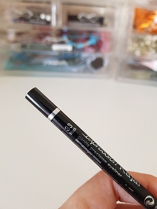 Beden MAYBELLINE EXPRESSION KAJAL
