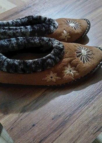 Diğer Kahverengi Nakışlı Kadın Ev Terliği