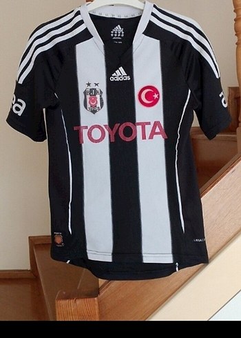 bjk 2011/2012 yıl cubuklu forması
ufak tefek yiprama var 14yılk - Görsel 2