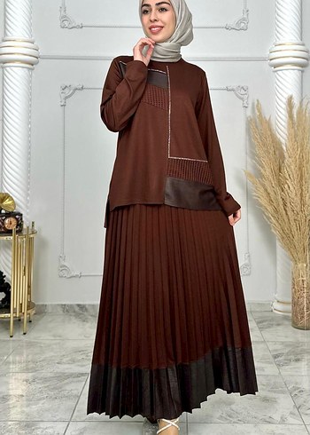 Uzun Siyah Piliseli Kadın Elbise - Görsel 4