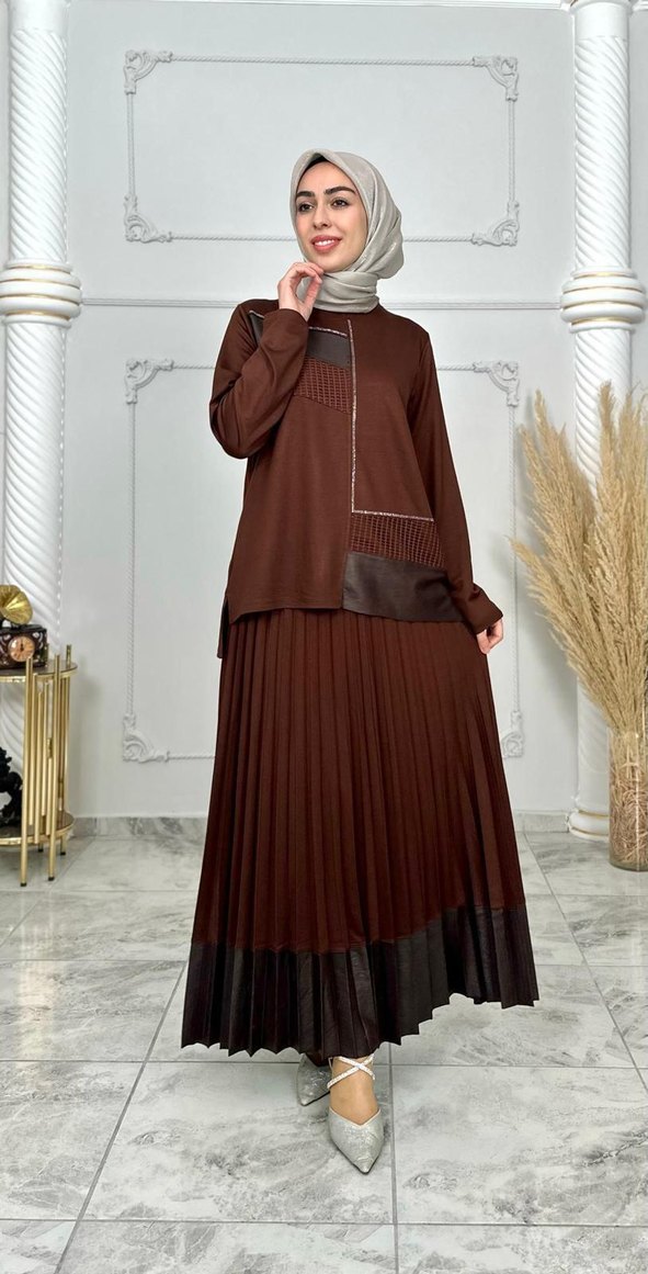 Uzun Siyah Piliseli Kadın Elbise - Görsel 4