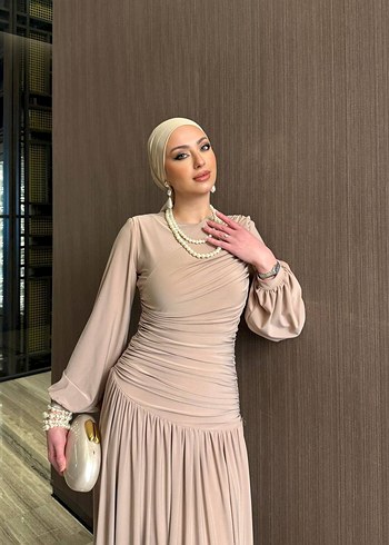 Uzun Kollu Kahverengi Dökümlü Uzun Elbise - Görsel 4