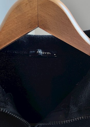 Kadın Siyah Yarım Fermuarlı Sweatshirt - Görsel 3