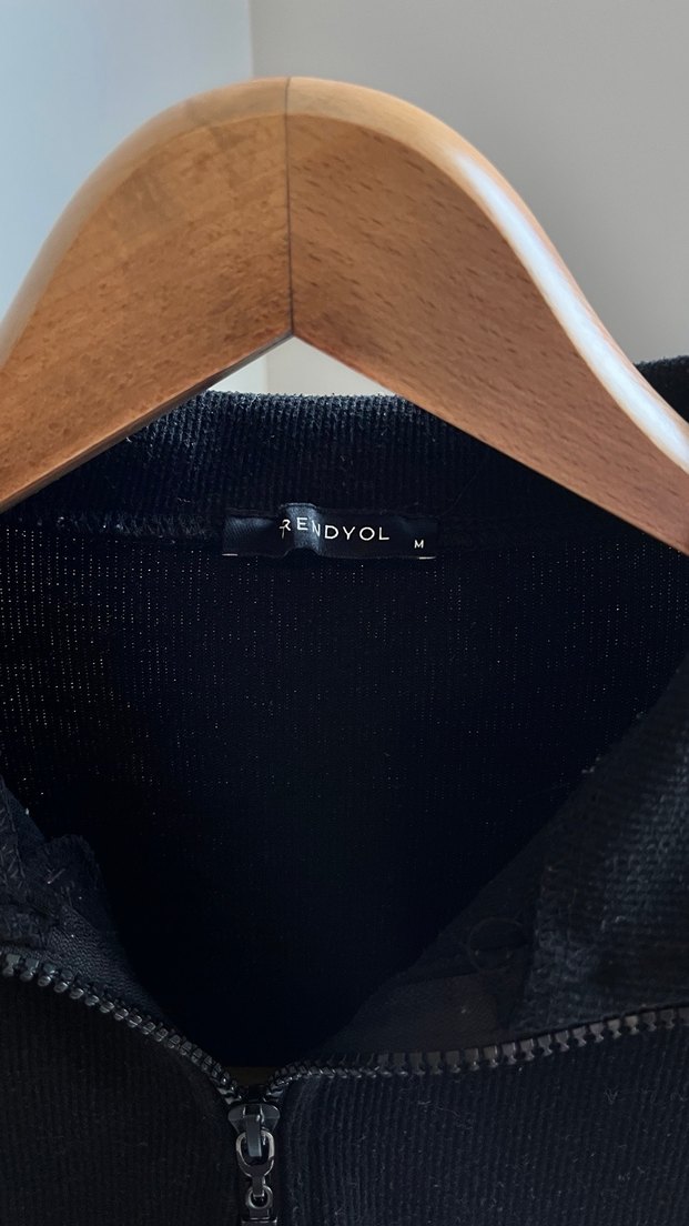 Kadın Siyah Yarım Fermuarlı Sweatshirt - Görsel 3