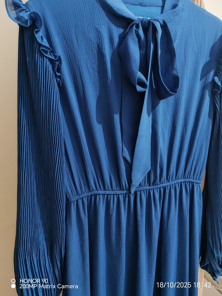 Uzun Mavi Fırfırlı Modern Klasik Elbise - Görsel 4