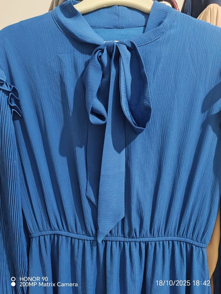 Uzun Mavi Fırfırlı Modern Klasik Elbise - Görsel 2