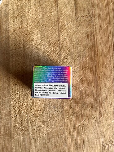  Beden Essence Multichrome Flakes
