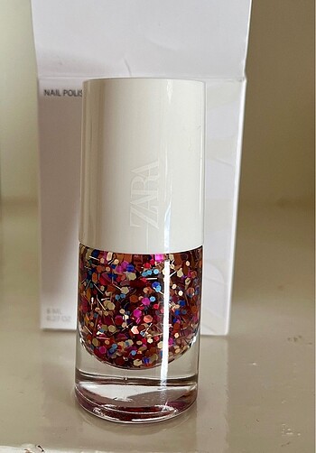 Zara Confetti Oje