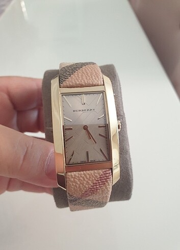 BURBERRY SAAT