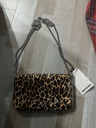 bershka leopar çanta