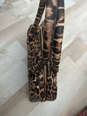  Beden bershka leopar çanta