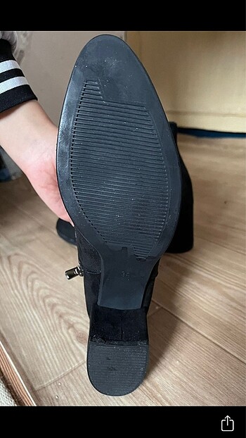 Kadın siyah süet topuklu bot - Görsel 5