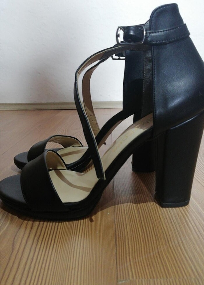 Topuklu sandalet - Görsel 4