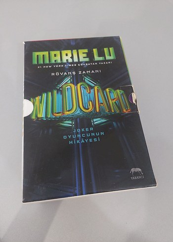  Beden Marie Lu - Wildcard ve Warcross Kitap Seti Ciltli