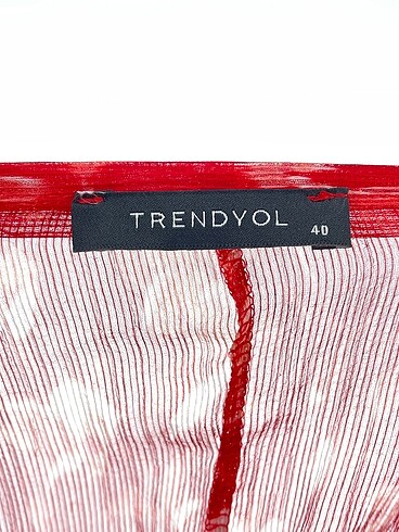40 Beden çeşitli Renk Trendyol & Milla Bluz %70 İndirimli.