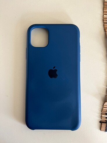 Koyu mavi iphone 11 lansman kılıfı