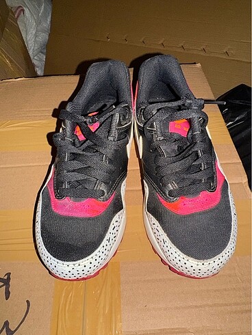 36,5 Beden siyah Renk Nike Air Max 1 Pink Pow