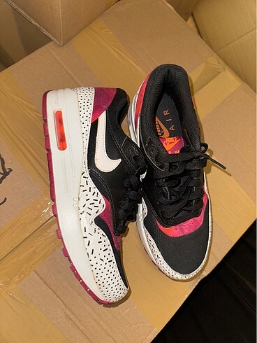 Nike Air Max 1 Pink Pow