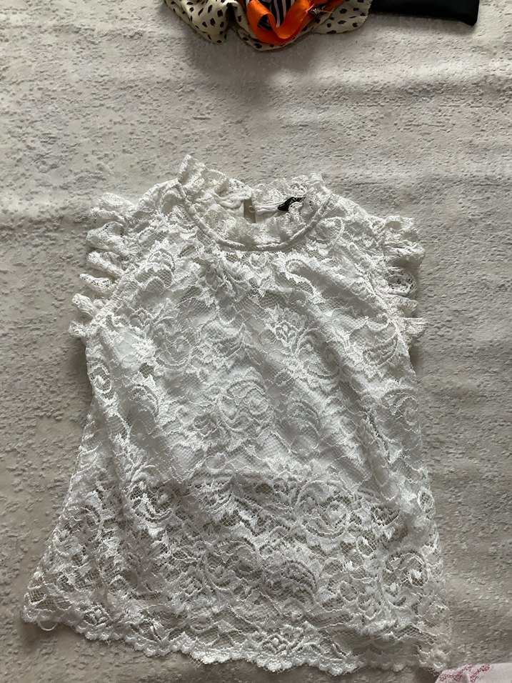 Dantel Detaylı Beyaz Kolsuz Bluz - Görsel 5