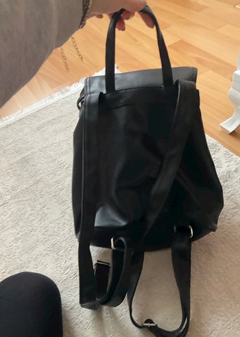 Siyah Deri Kadın Sırt Çantası - Görsel 6