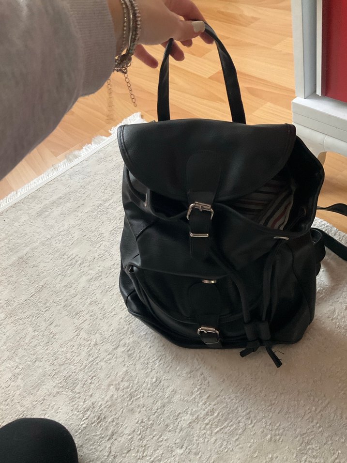 Siyah Deri Kadın Sırt Çantası - Görsel 5