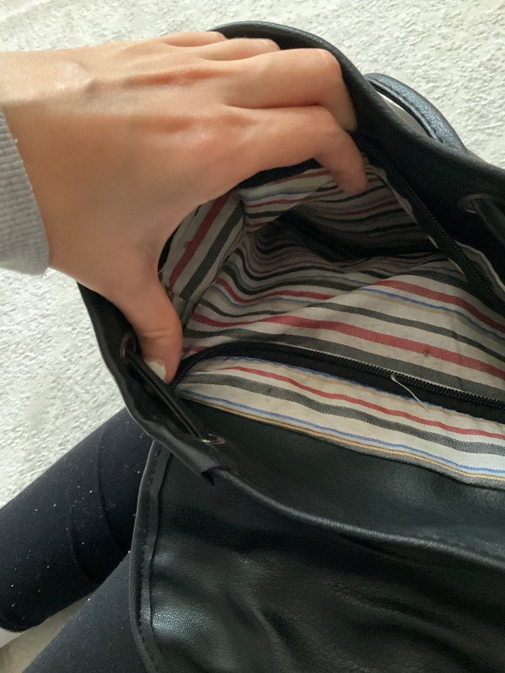 Siyah Deri Kadın Sırt Çantası - Görsel 4