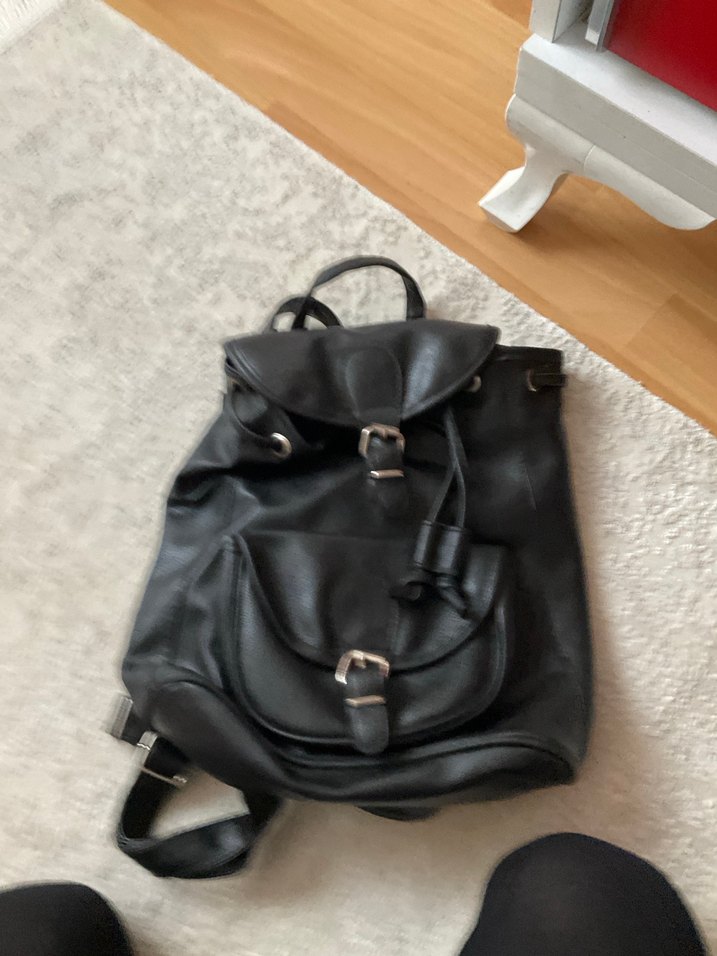 Siyah Deri Kadın Sırt Çantası - Görsel 2